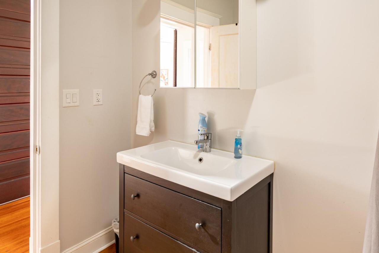 Contemporary 3-Bedroom Home With Balcony In Rva Richmond Esterno foto